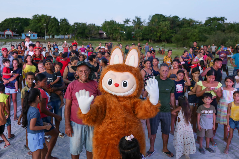 Embarcação do Natal das águas da Prefeitura de Manaus chega à comunidades da Zona Rural (Foto: Divulgação)