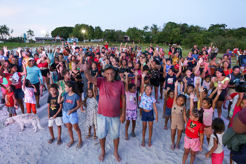 Embarcação do Natal das águas da Prefeitura de Manaus chega à comunidades da Zona Rural (Foto: Divulgação)