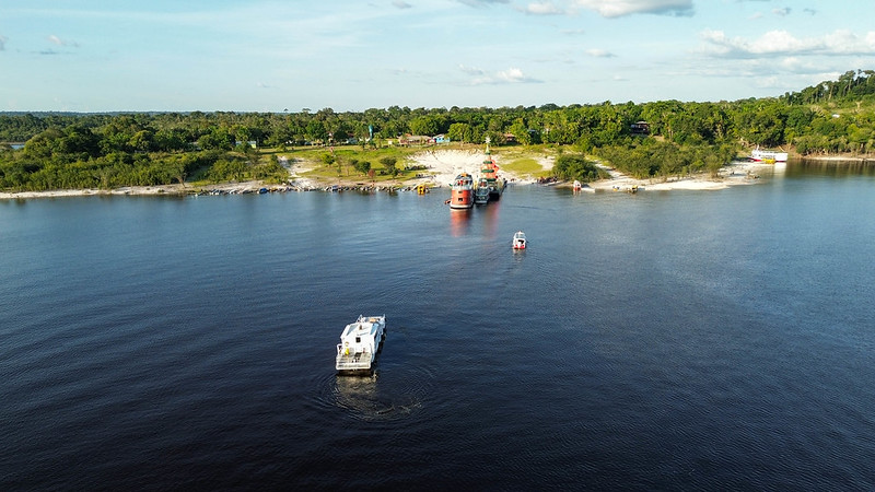 Embarcação do Natal das águas da Prefeitura de Manaus chega à comunidades da Zona Rural (Foto: Divulgação)