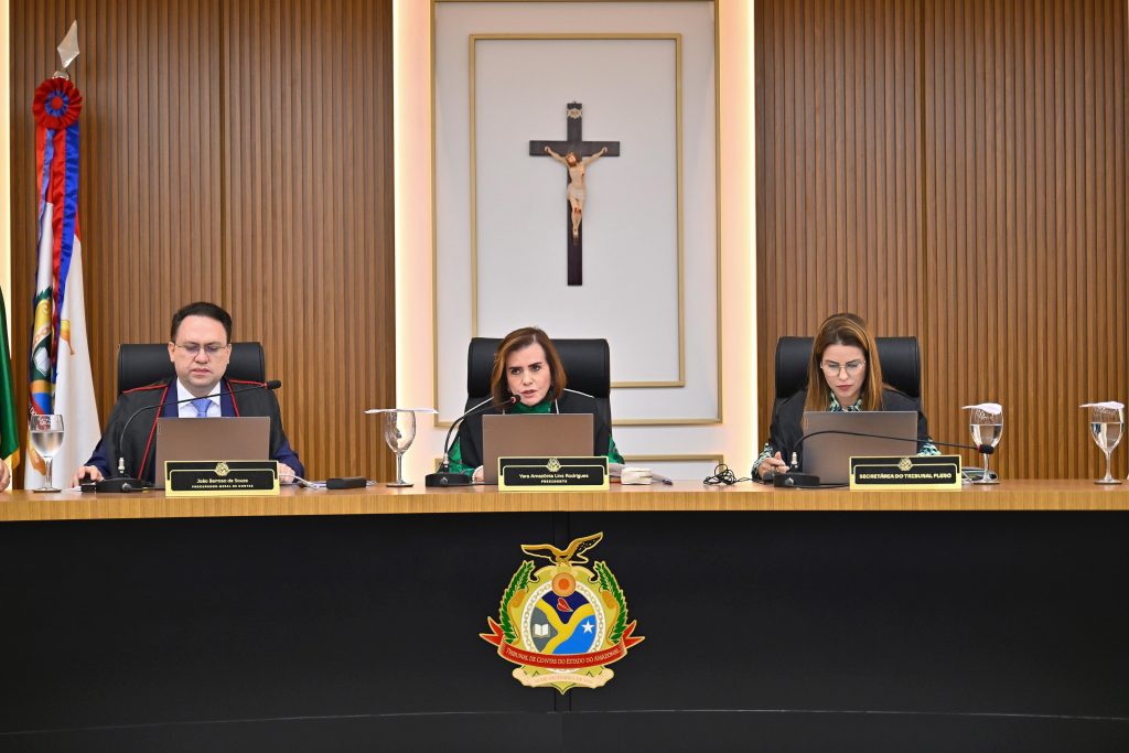 TCE-AM define relatorias dos municípios para o biênio 2026–2027 Plenário do TCE-AM durante sorteio das relatorias do biênio 2026–2027