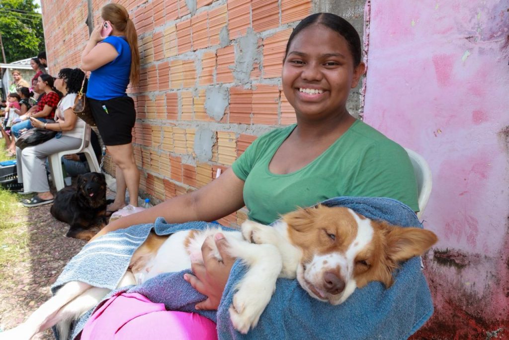 Serviço de castração no projeto governo presente em Manaus