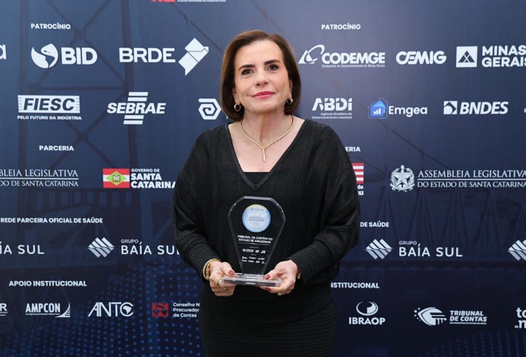 Entrega do Selo Diamante ao Tribunal de Contas do Amazonas