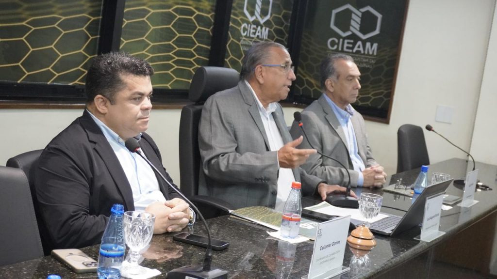 CIEAM projeta faturamento de R$ 216 bilhões em 2025 e aponta crescimento da indústria no Amazonas Cieam faz balanço do ano de 2025 à imprensa em Manaus