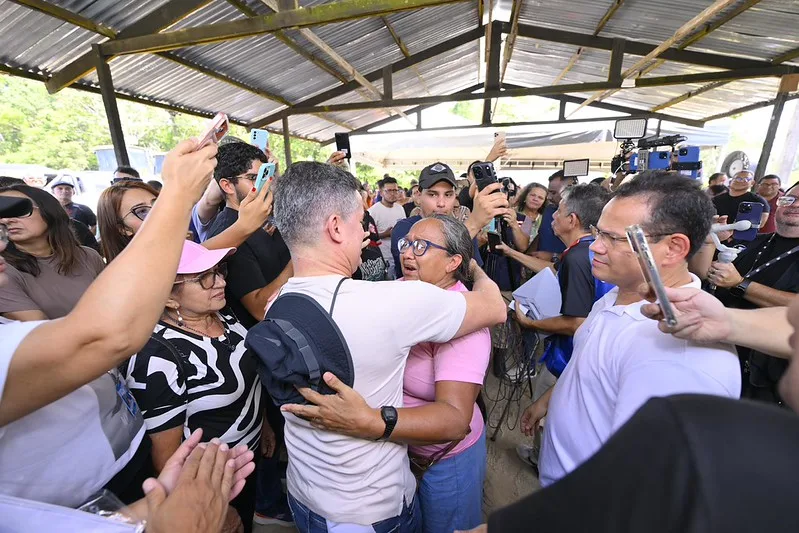 Assinatura de serviço para asfaltamento e infraestrutura no Ramal Água Branca, na Zona Rural de Manaus
