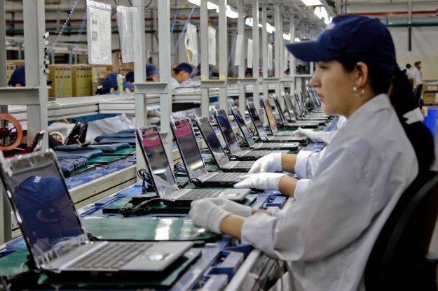 A Nova Fronteira da Soberania: Amazônia, Defesa e Desenvolvimento Produção de computadores na Zona Franca de Manaus (Foto: Foto: Hoana Gonçalves/ME )