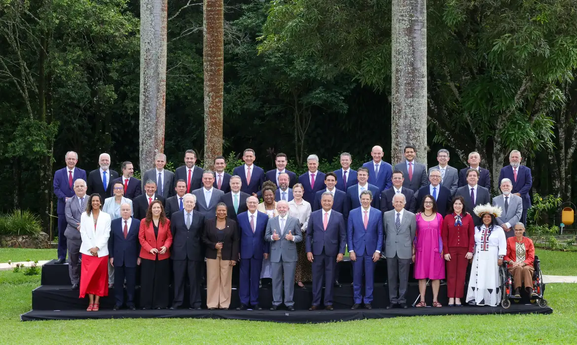 Presidente Lula durante reunião ministerial na Granja do Torto em Brasília