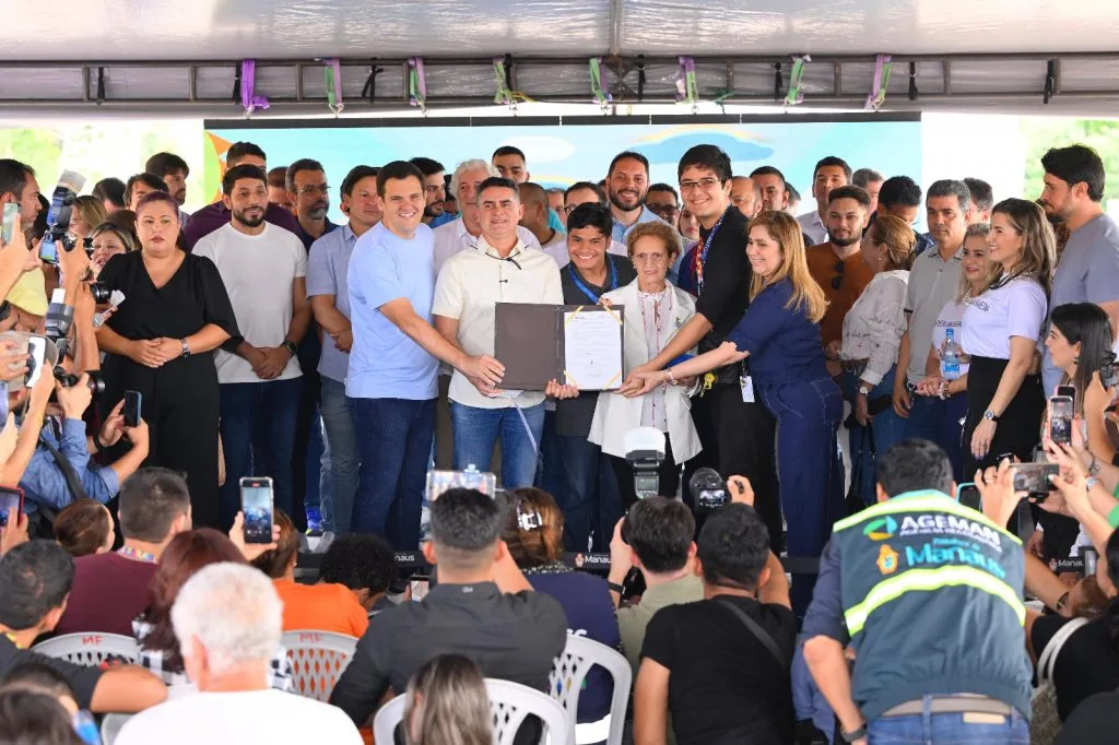 Prefeito David Almeida assina ordem de serviço para a construção da Fundação Municipal do Autismo em Manaus.