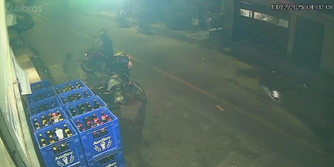 VÍDEO: Goleiro é morto a tiros em bar na Zona Norte de Manaus Bar no Monte das Oliveiras onde goleiro foi morto a tiros em Manaus