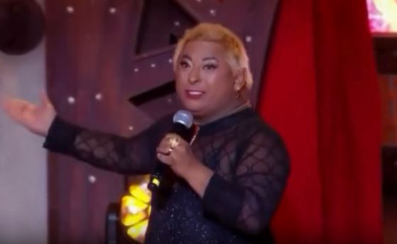 VÍDEO: Patixa Teló improvisa música no The Noite e viraliza nas redes sociais Patixa Teló se apresenta no palco do The Noite com Danilo Gentili, no SBT