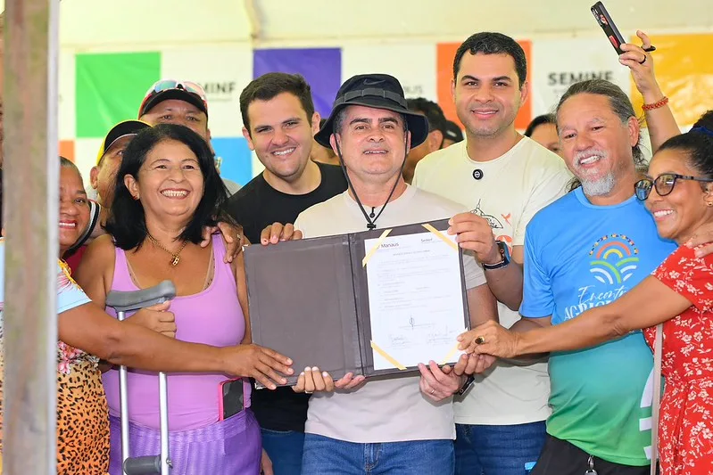 Assinatura de serviço para asfaltamento e infraestrutura no Ramal Água Branca, na Zona Rural de Manaus