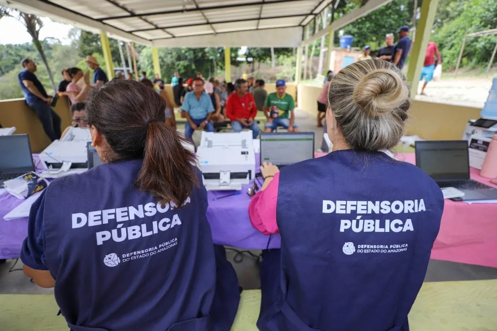 Defensoria Pública atende moradores da comunidade ribeirinha Senador Jefferson Peres, no Tarumã