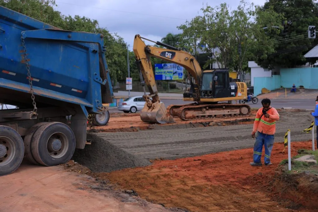 Obras do complexo viário Passarão avançam na confluência das avenidas Brasil e Coronel Teixeira, em Manaus