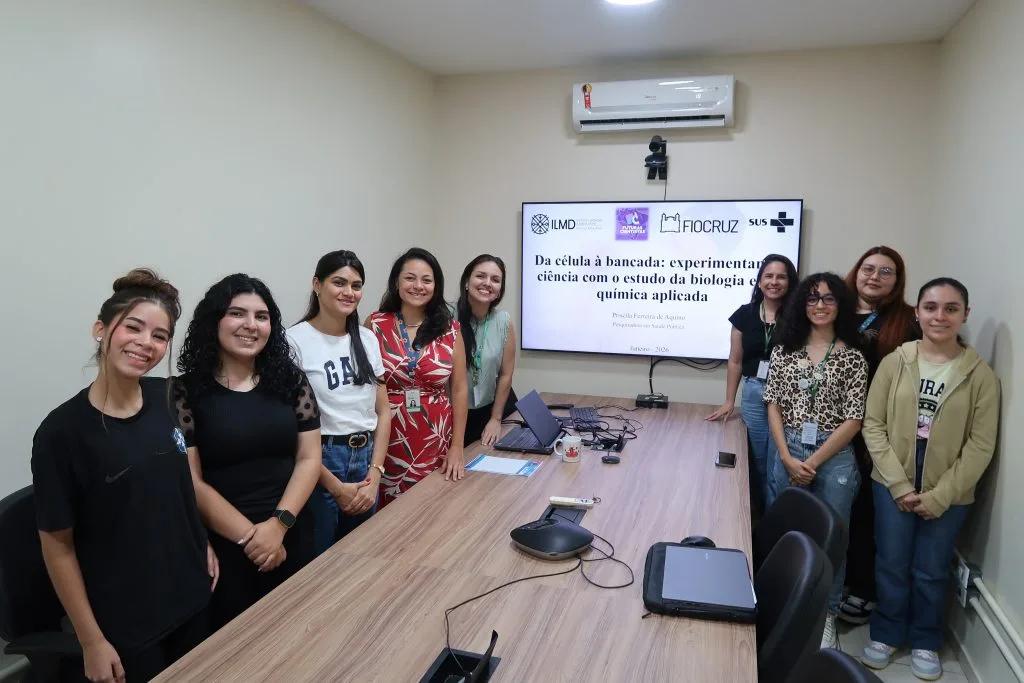 Alunas do Programa Futuras Cientistas 2026 em atividades científicas na Fiocruz Amazônia
