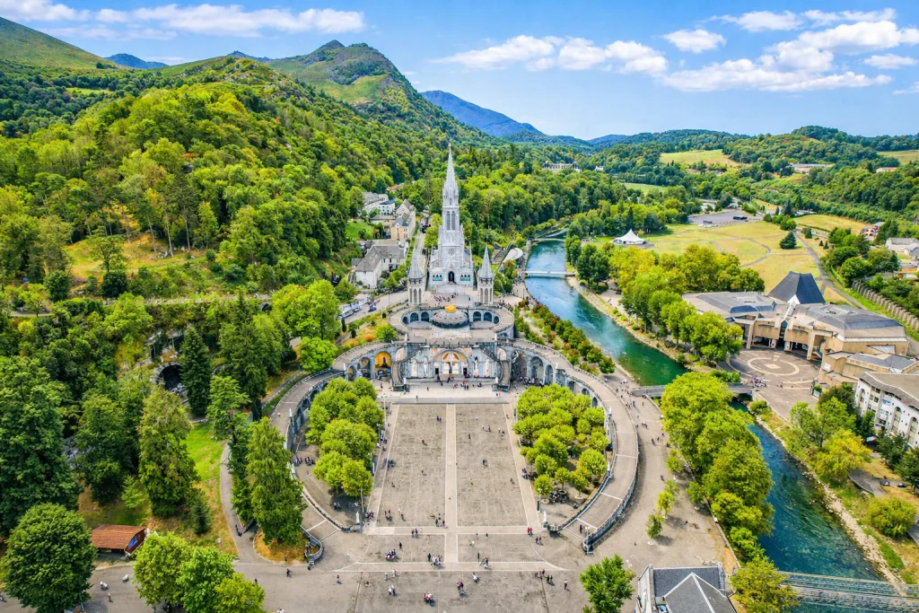 Basílica de Nossa Senhora de Lourdes na França