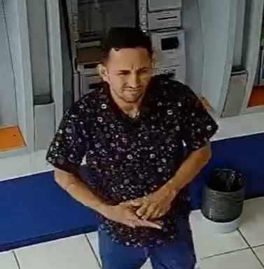 Daniel dos Santos Leal é procurado por cumplicidade nos crimes