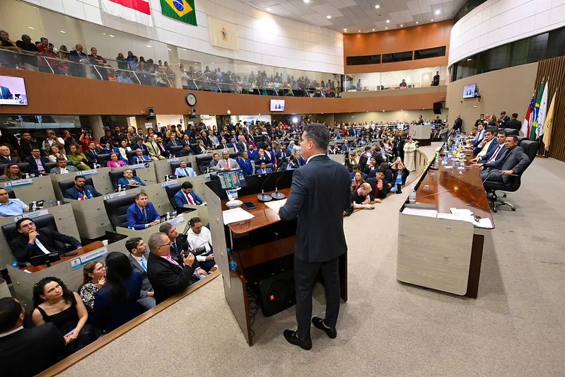 David Almeida renuncia à Prefeitura de Manaus e assume pré-candidatura ao Governo do AM