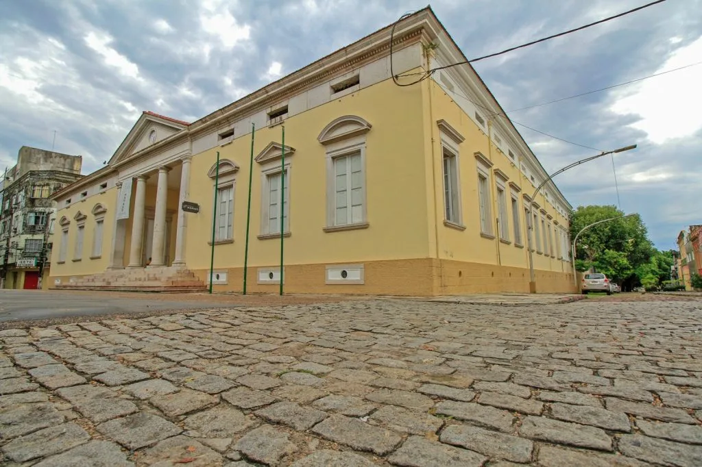 Exposição “Aurum Amazônico”, da artista manauara Rejane Melo, é aberta no Museu da Cidade de Manaus
