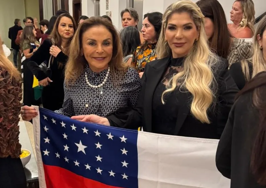 uíza Lídia Carvalho assume a presidência da ABMCJ no Amazonas para o triênio 2026-2029