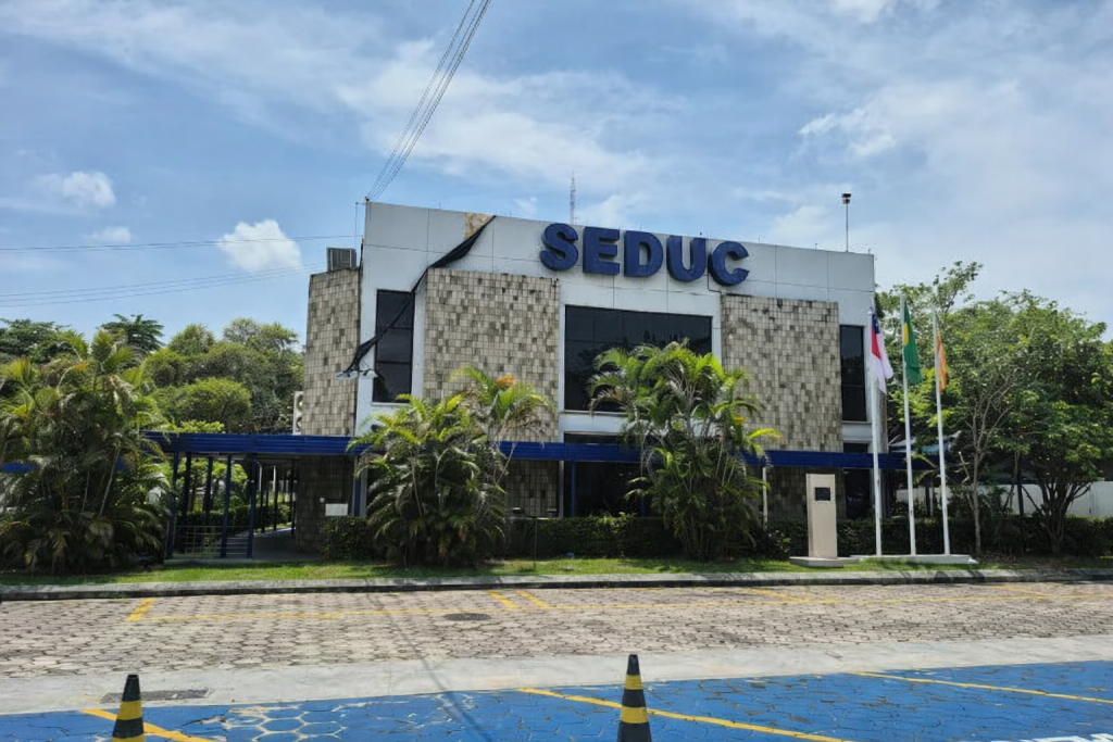 TCE-AM admite representação contra contrato de R$ 1,3 bilhão da Seduc firmado sem licitação