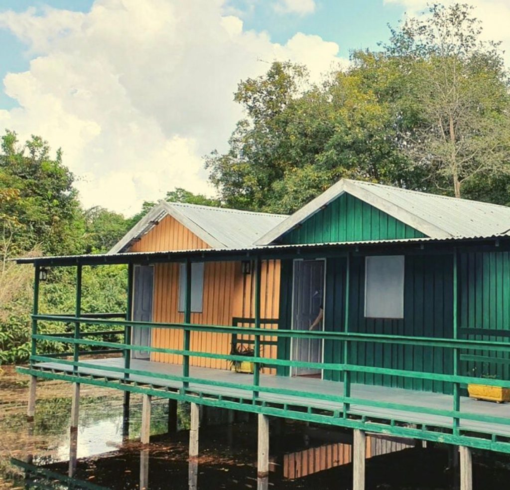 Pousada em Iranduba representa turismo sustentável na Amazônia e ganha destaque internacional