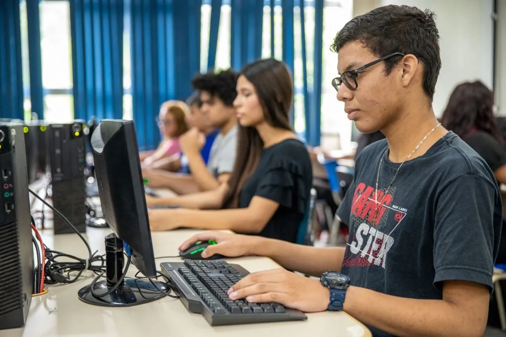 Cursos-Escola-SENAI-Antonio-Simoes-2_Creditos-SENAI.j