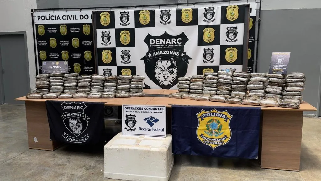 apreensão de drogas pela Polícia Civil do Amazonas em caminhão na zona Leste de Manaus