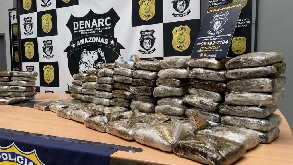 apreensão de drogas pela Polícia Civil do Amazonas em caminhão na zona Leste de Manaus