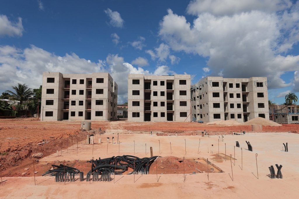 Comitiva do Governo do Amazonas visita obras do Residencial Tarumã, empreendimento do Amazonas Meu Lar e Minha Casa Minha Vida