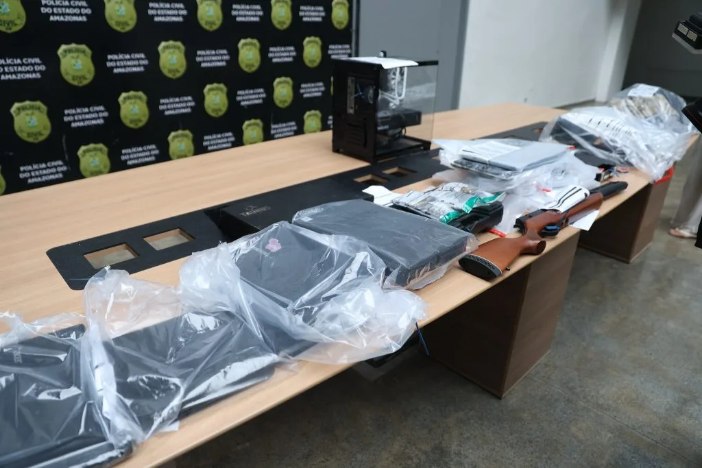 Objetos apreendidos durante Operação Covil do Mamon em Manaus