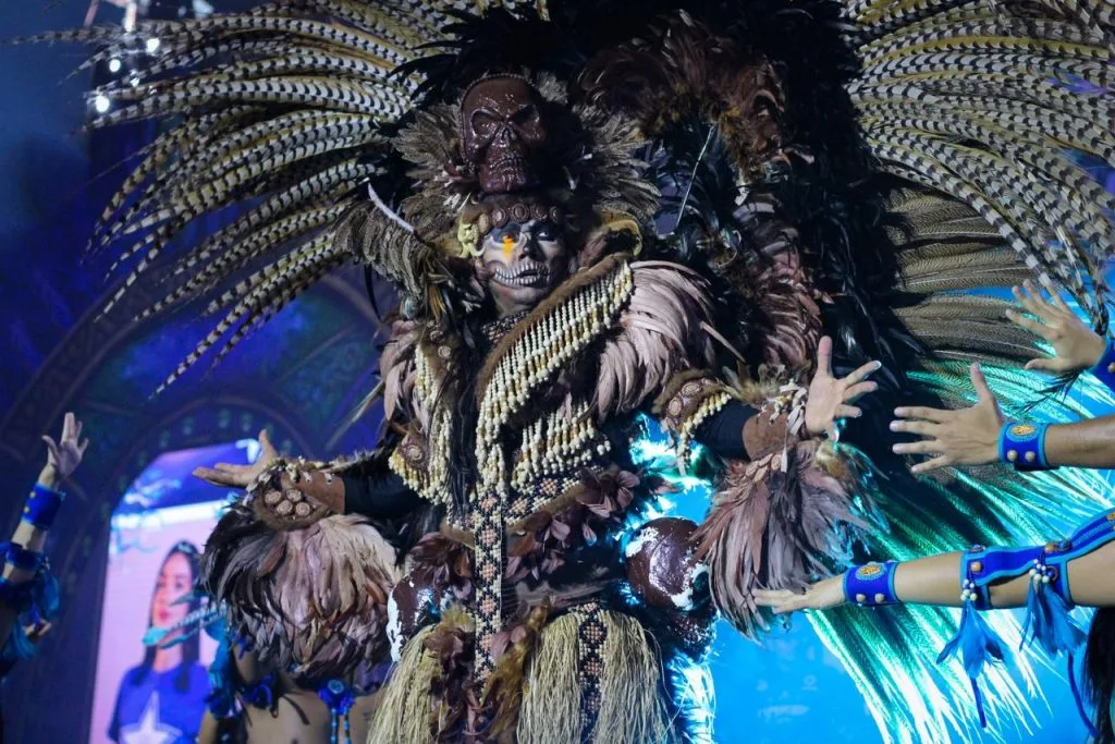 Pajé Erick Beltrão no Bar do Boi Caprichoso em Manaus