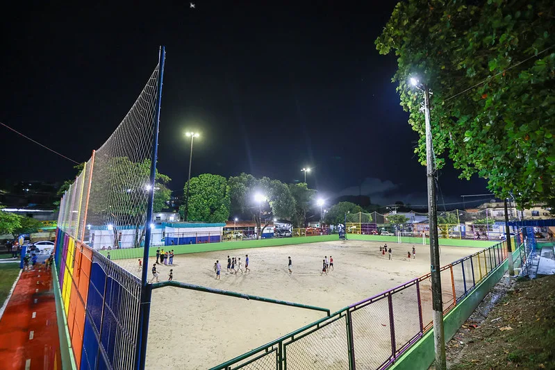 Reinauguração de quadra de esporte em Jardim Petrópolis em Manaus