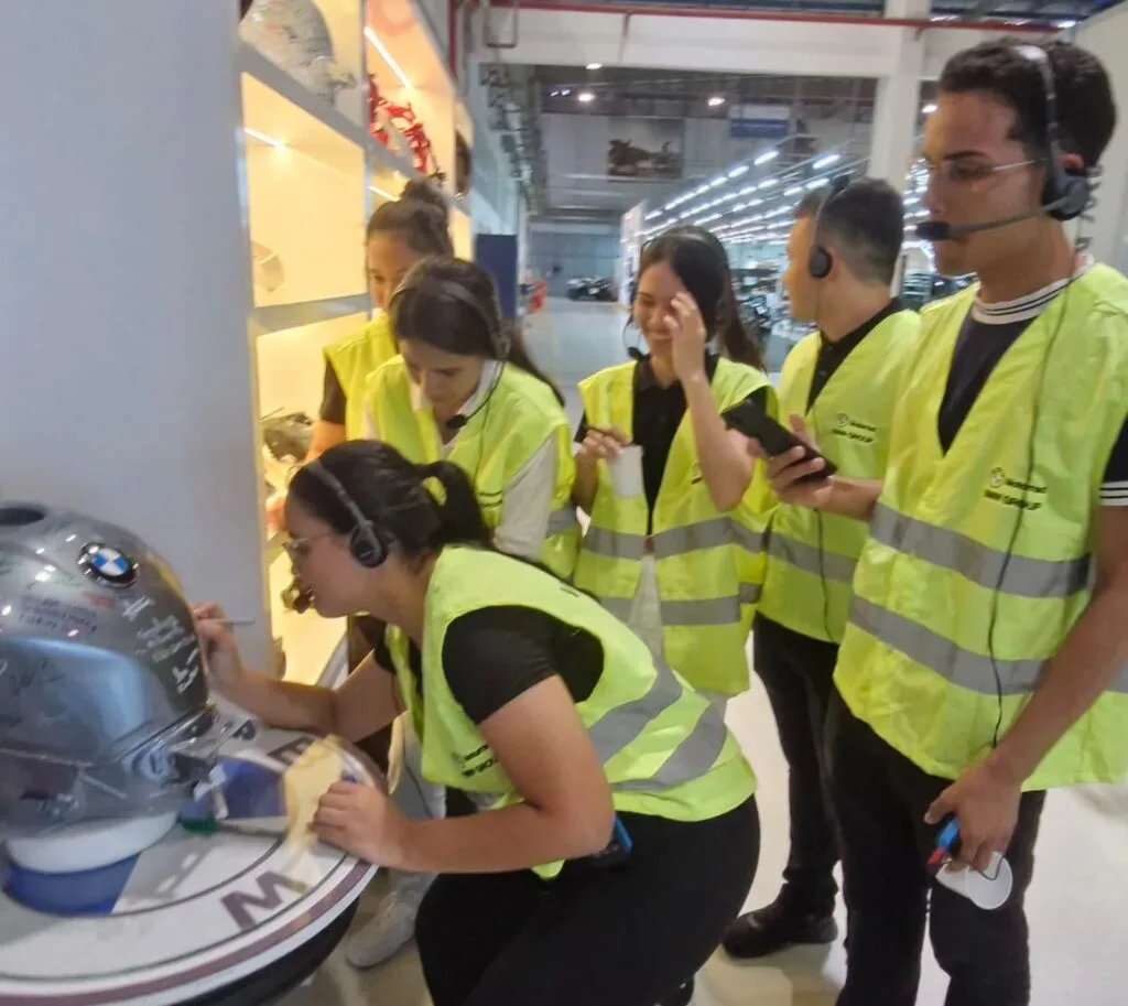 Estudantes-da-Ufam-em-Manaus-conhecem-fabrica-da-BMW-no-PIM