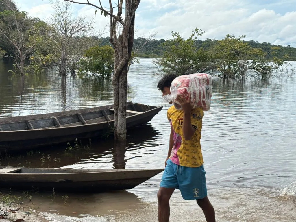 alimentos para população ribeirinha no amazonas durante cheia dos rios