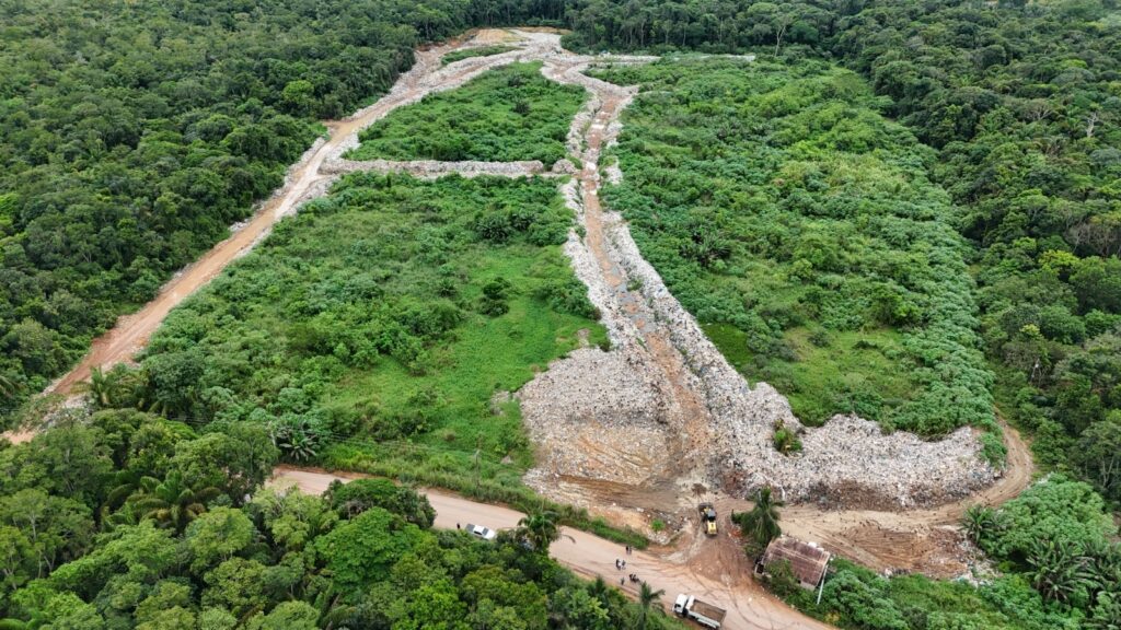 Vista aérea do lixão em Iranduba- Amazonas