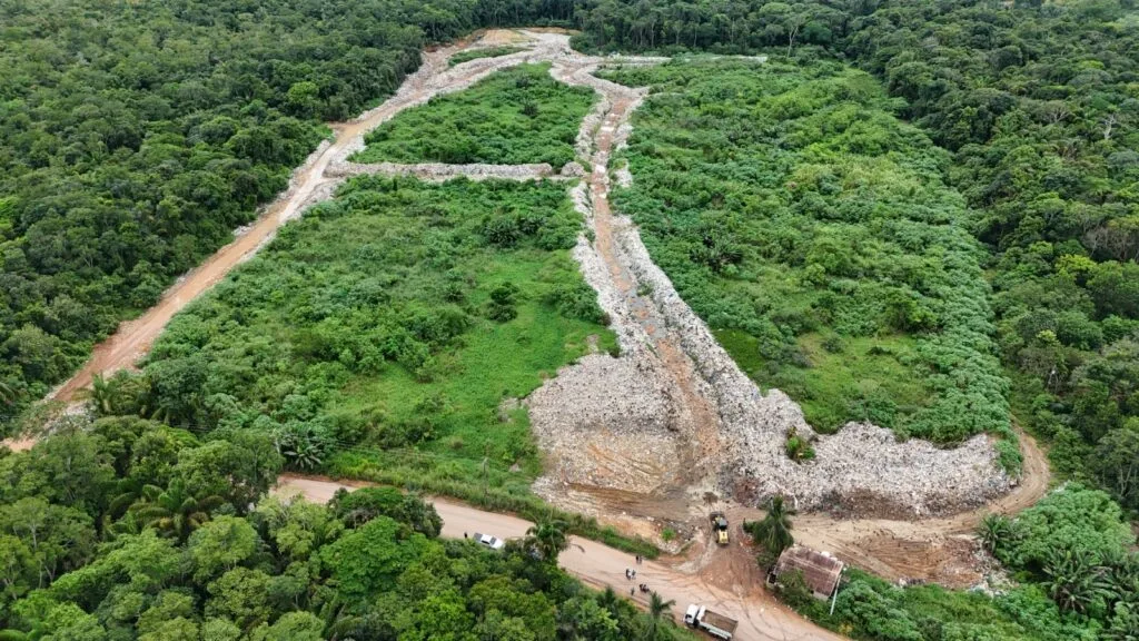 Vista aérea do lixão em Iranduba- Amazonas