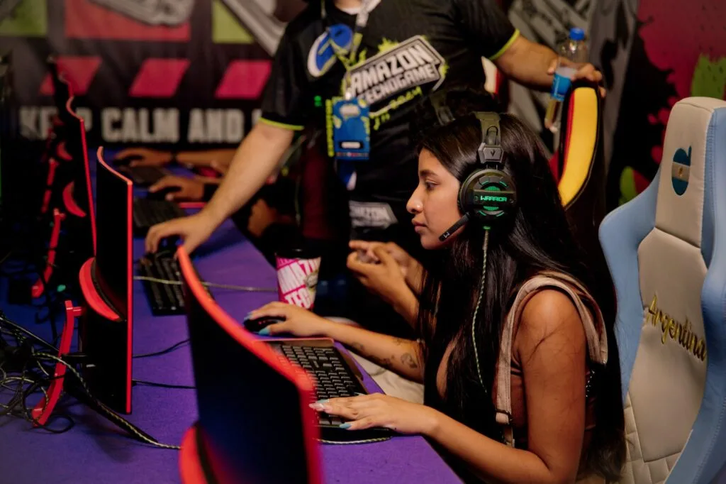 Tecnogame 2026 reúne público durante festival de cultura pop e tecnologia no Centro de Convenções Vasco Vasques, em Manaus.