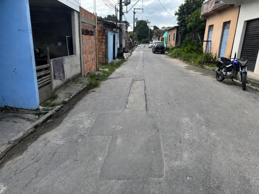 Prefeitura de Manaus multa águas de Manaus por obras mal feitas em asfaltamento