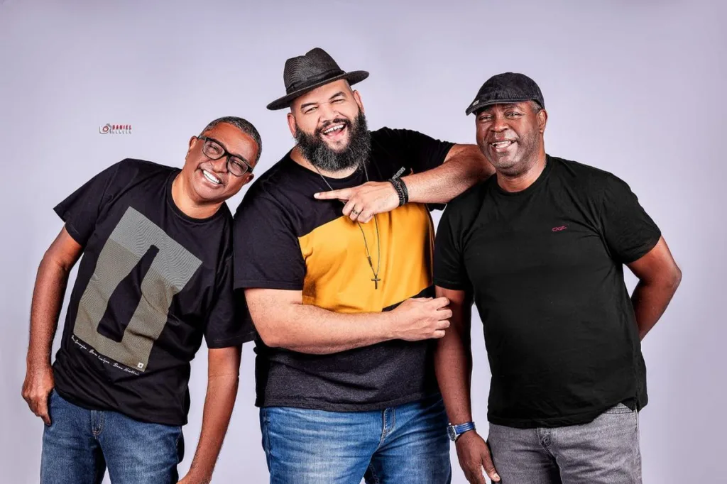 Com-um-repertorio-marcado-por-classicos-e-sucessos-do-genero-o-Ases-do-Pagode-ira-garantir-a-animacao-do-publico-durante-a-programacao-cultural-do-Festival-SESI-Conexoes-Criativas