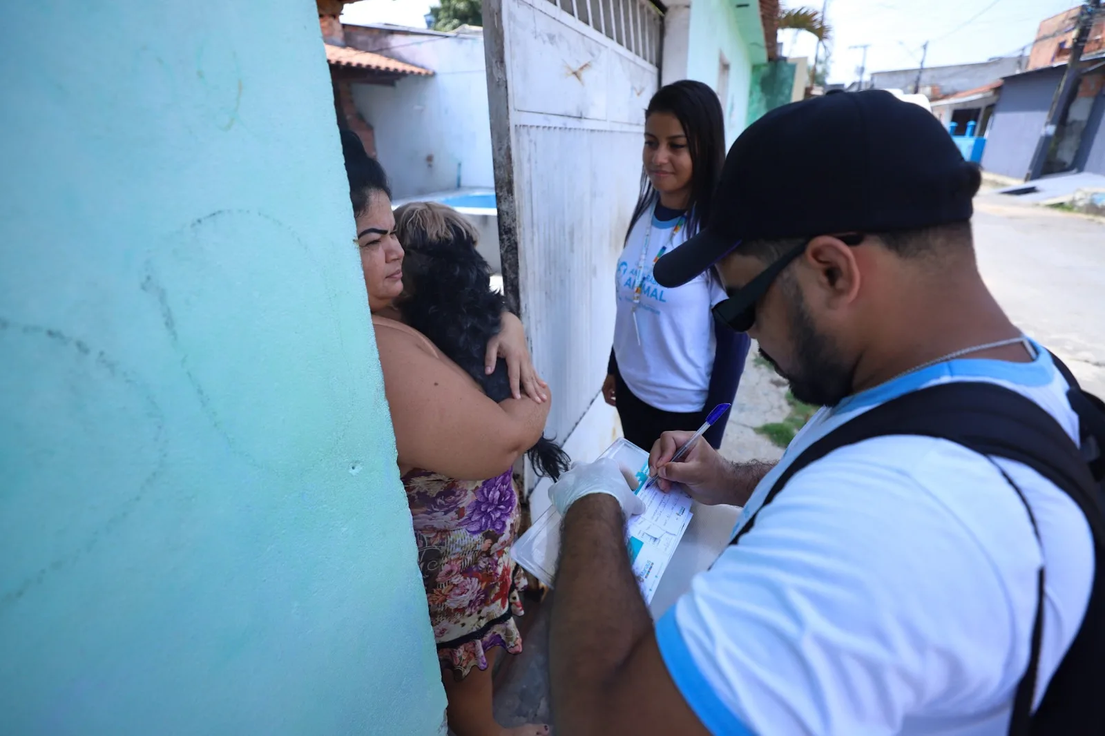 Vacinação antirrábica começa visitas de casa em casa em Manaus nesta quinta-feira