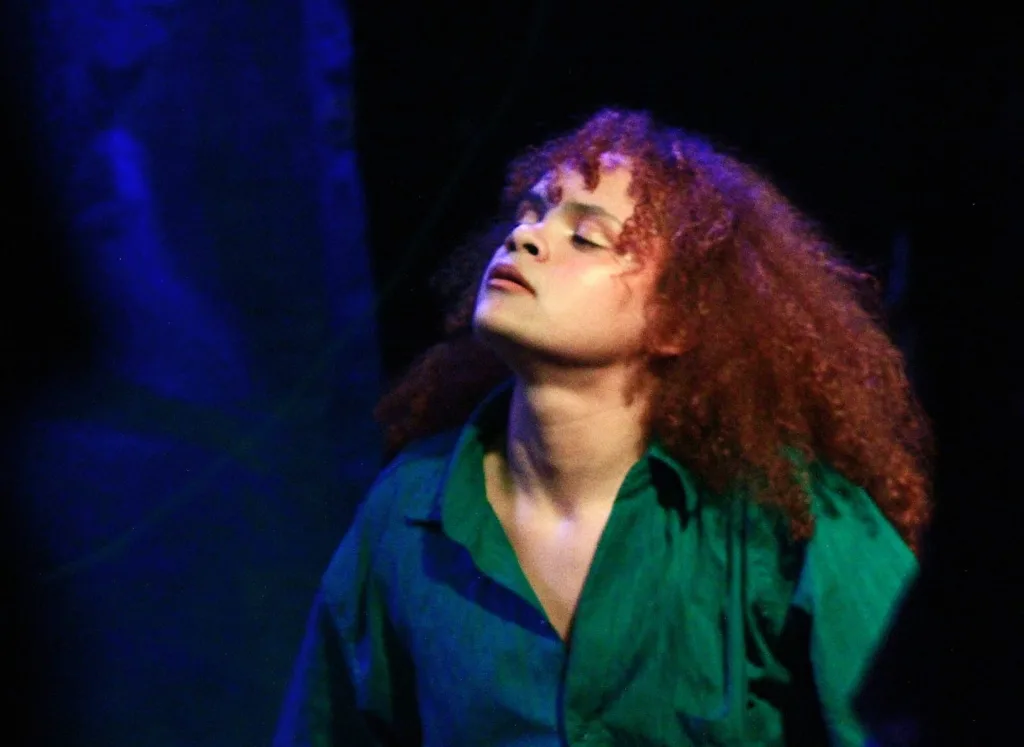 Com entrada gratuita, montagem do NITAP será apresentada no Teatro da Instalação, às 20h, com histórias inspiradas nas periferias de Manaus e Macapá