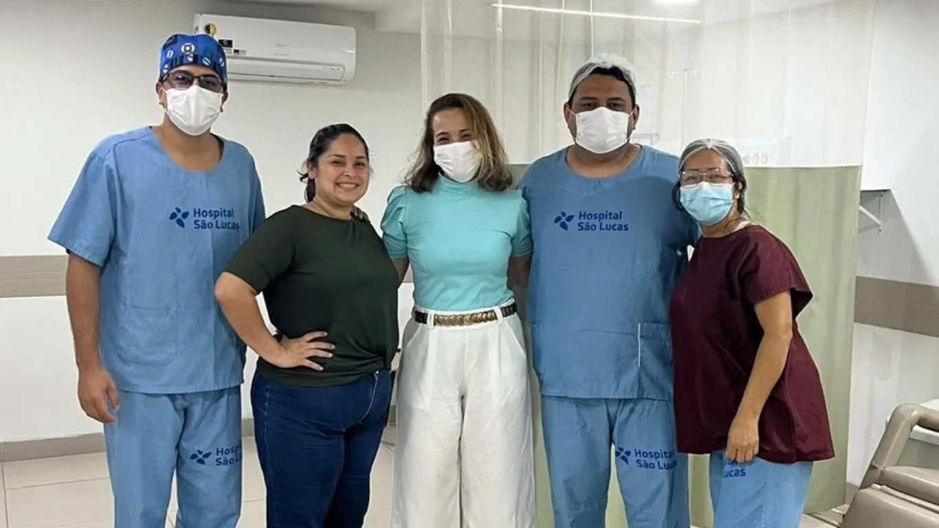 Outubro Rosa: paciente transforma luta contra o câncer de mama em apoio a outras mulheres no AM
